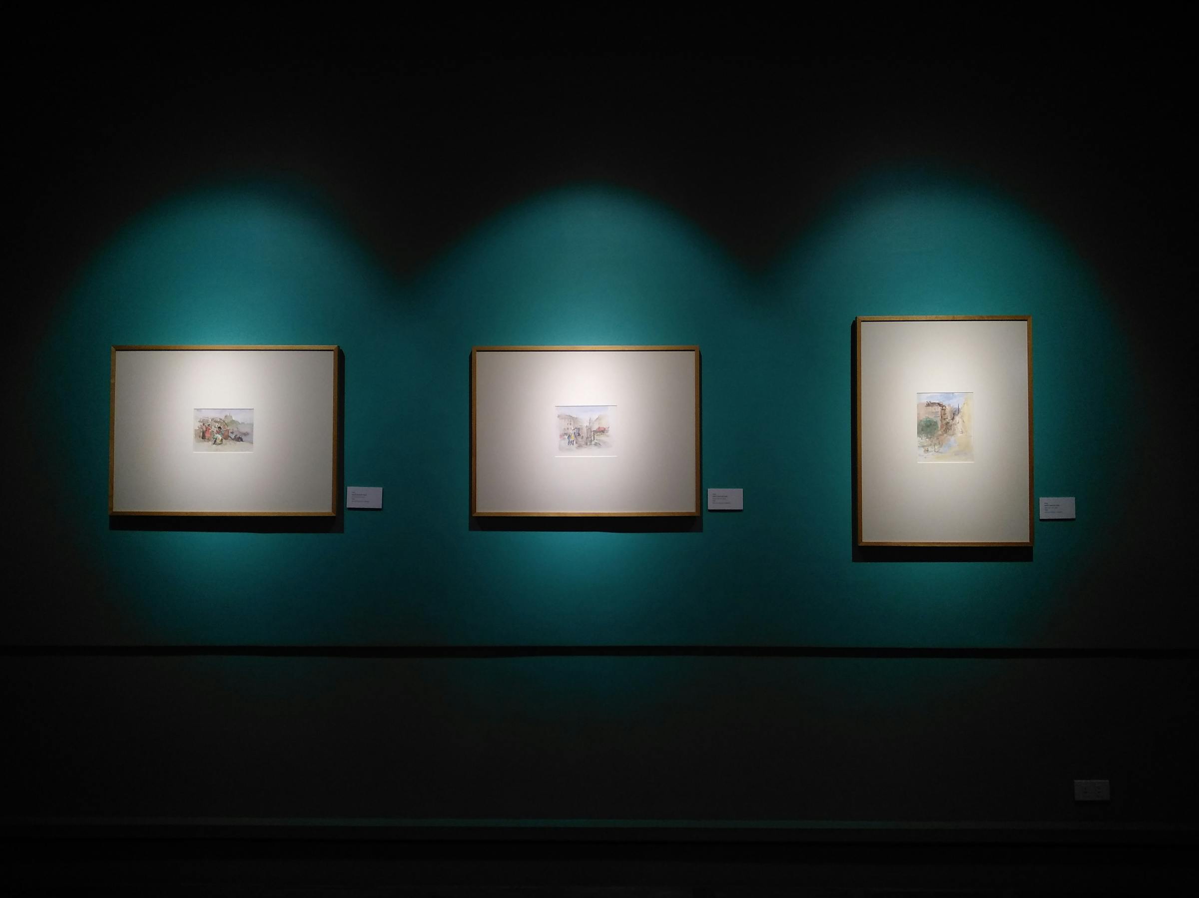 Kunstgalerie mit Spotlight-Beleuchtung — virtueller Museums-Rundgang